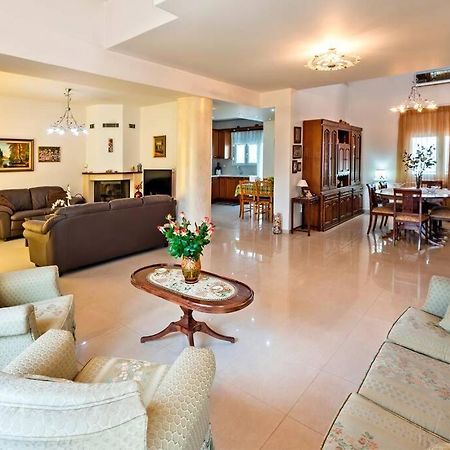 Art Antique Deluxe Villa เอียราเปตรา ภายนอก รูปภาพ